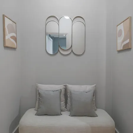 Spacious And Elegant 2br Airconditioned Trocadero Apartment