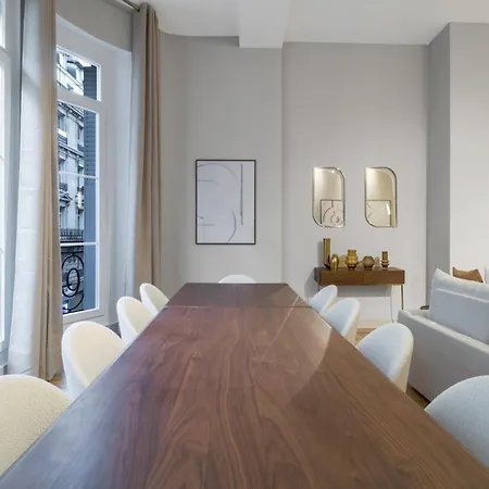 Apartment Spacious And Elegant 2br Airconditioned Trocadero *