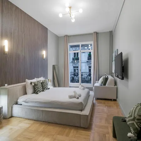 Apartment Spacious And Elegant 2br Airconditioned Trocadero *